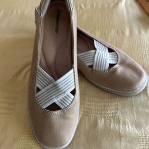 Grasshoppers size 8-1/2